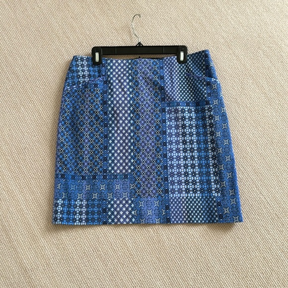 Skirt with front pockets - Picture 1 of 3